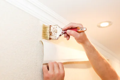 Pose de papier peint à Saché — revêtements muraux et toiles de verre
